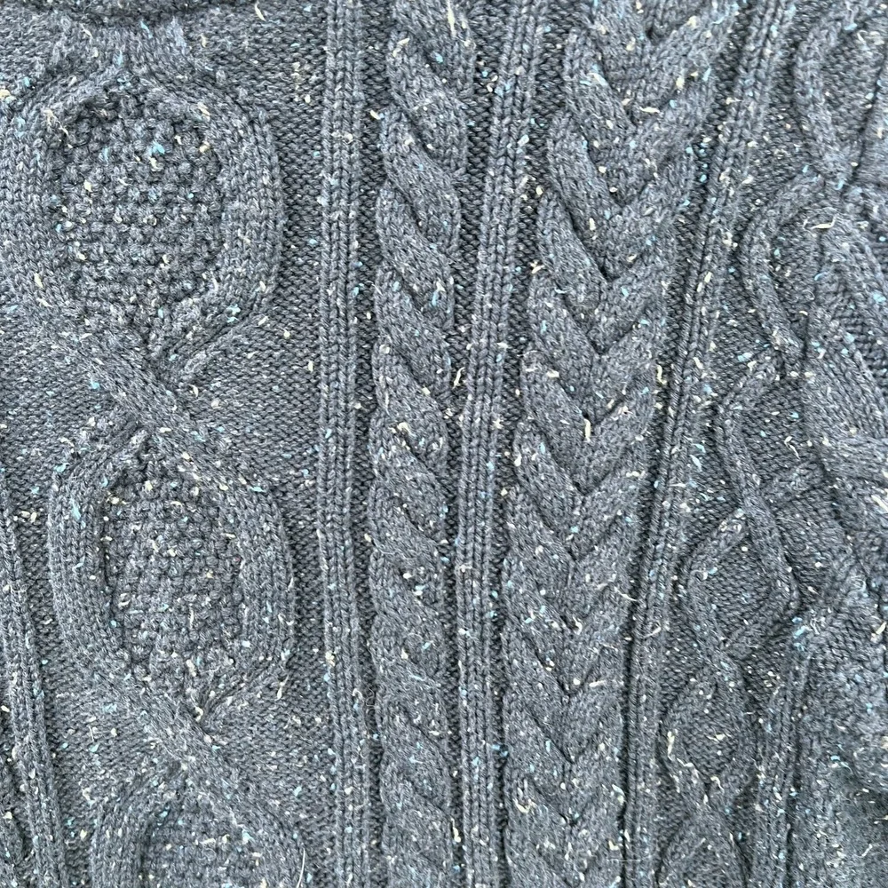 LL Bean classic Navy Blue Sprinkle specked Chunky cable Knit Sweater‎ preppy L